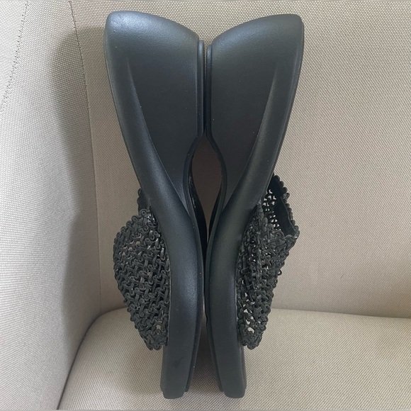 Aerosoles Women’s Black Wedge Sandal Size 7 Neutral Comfort Staple Wardrobe - Picture 4 of 6